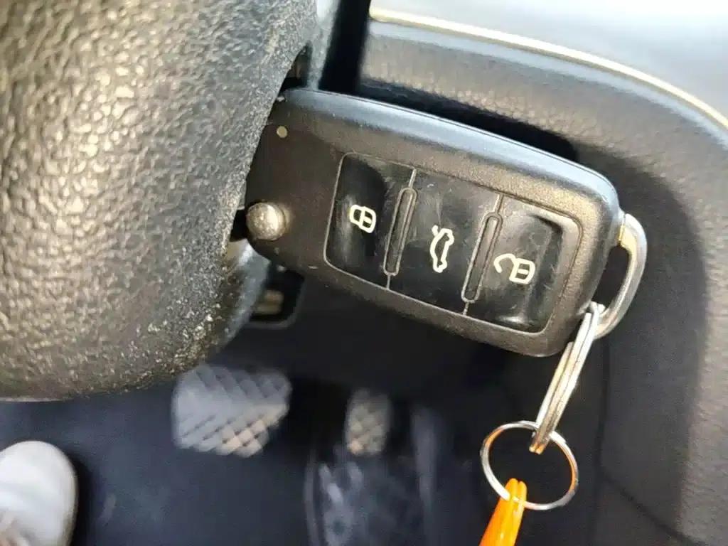 2013 Volkswagen Lavida Classic Facelift 1.6L Automatic Fashion Edition — миниатюра 9