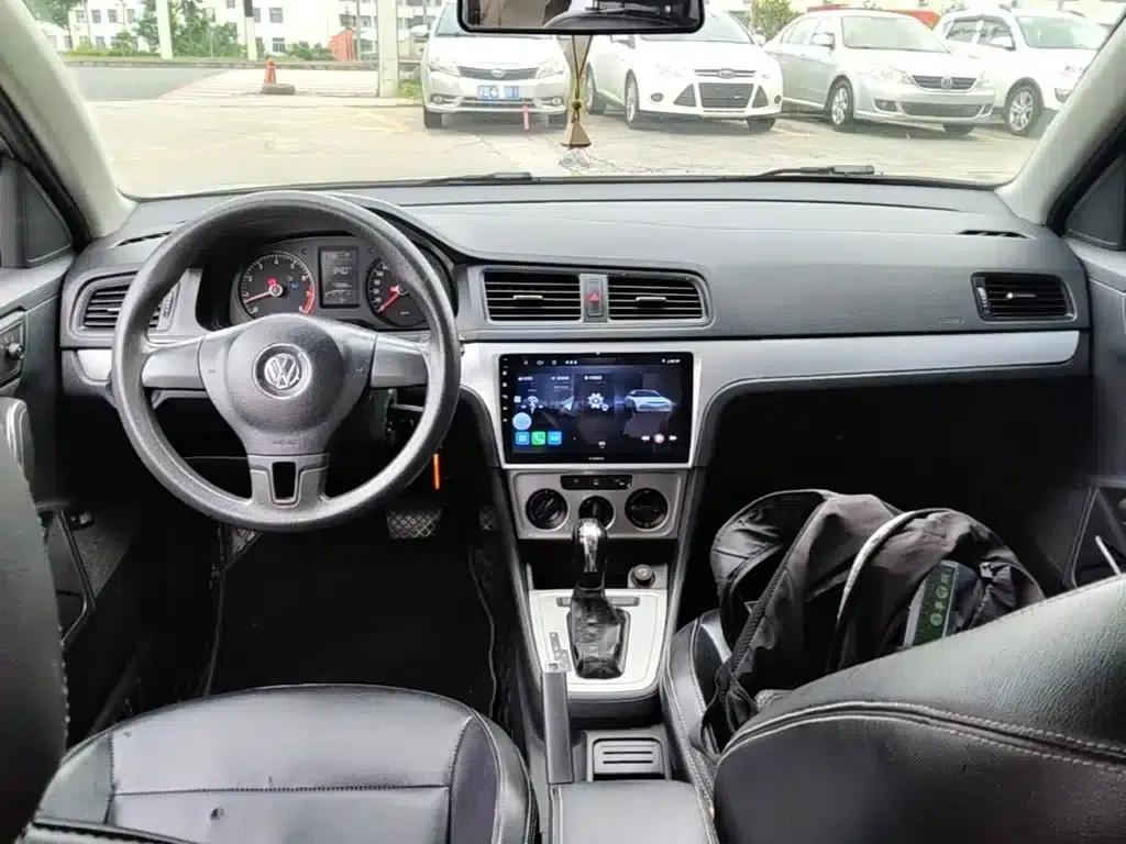2013 Volkswagen Lavida Classic Facelift 1.6L Automatic Fashion Edition — миниатюра 10