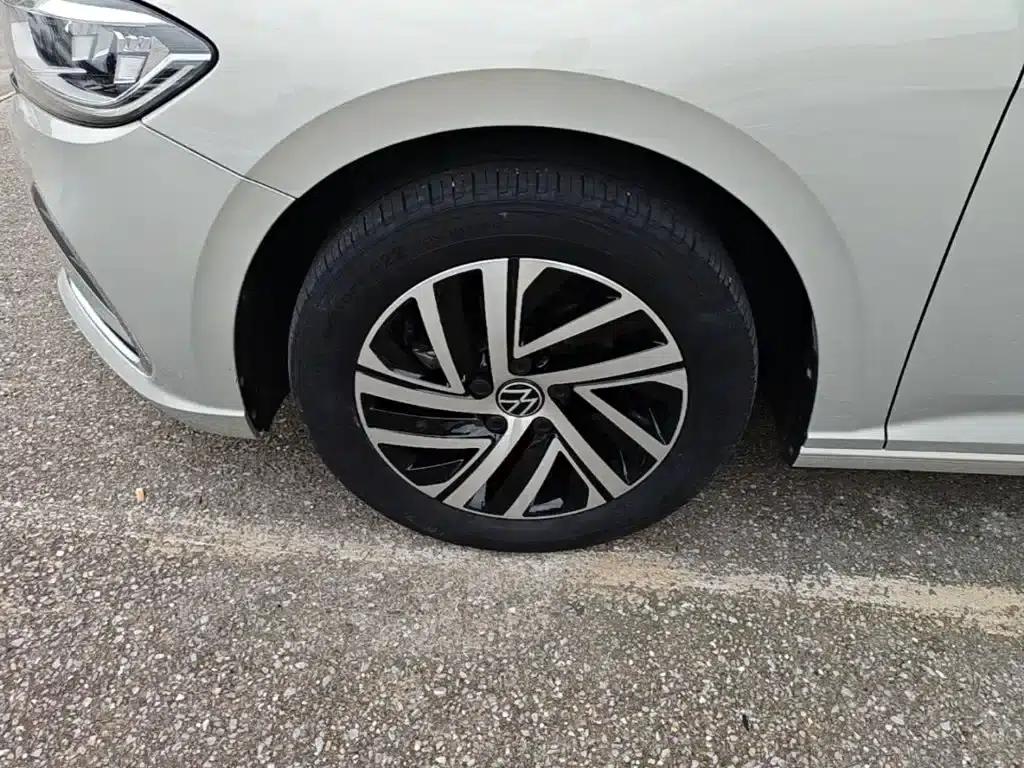 2023 Volkswagen Lavida 1.5L Automatic Five Million Edition — миниатюра 23