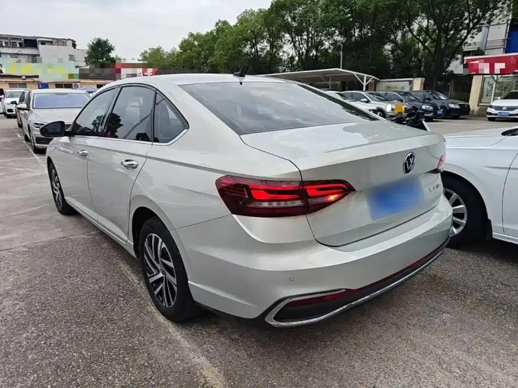 2023 Volkswagen Lavida 1.5L Automatic Five Million Edition — миниатюра 5