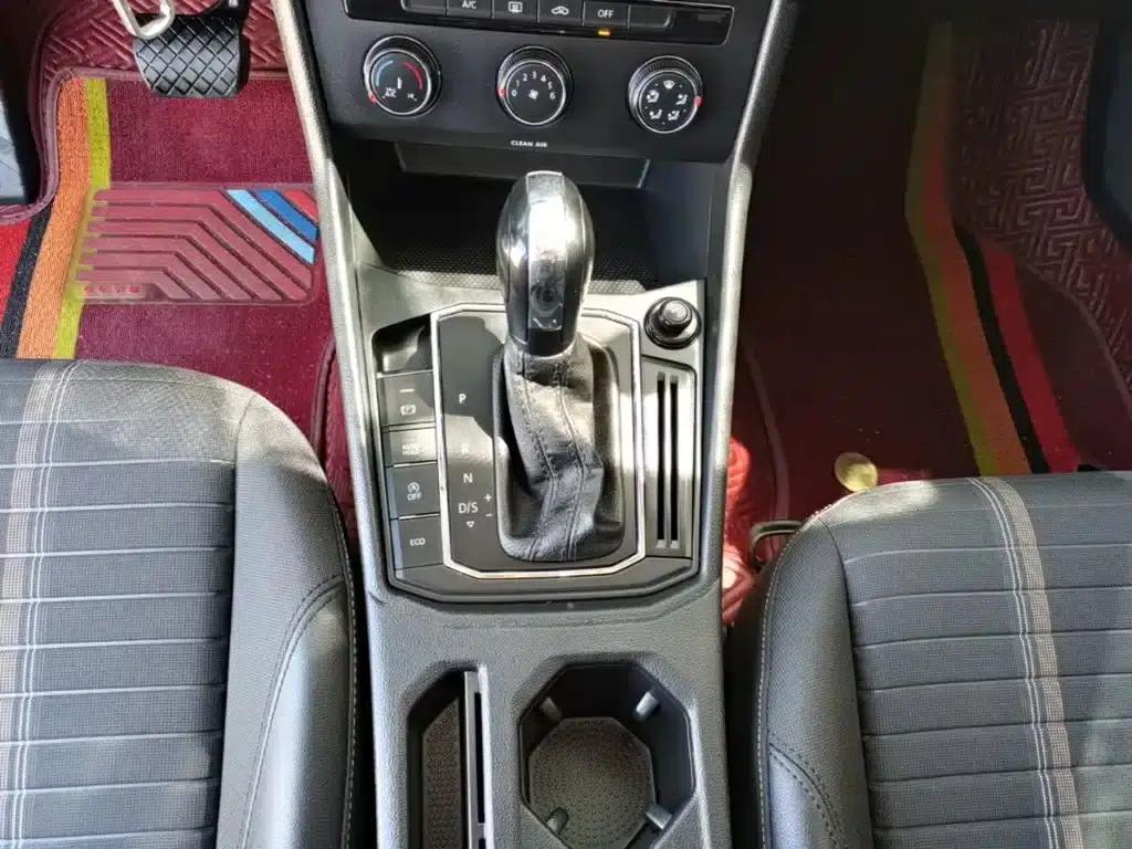 2022 Volkswagen Lavida 280TSI DSG Comfort Edition — миниатюра 14