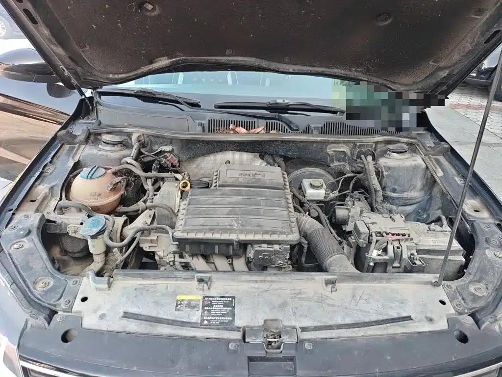 2015 Volkswagen Lavida 1.6L Automatic Comfort Edition — миниатюра 11