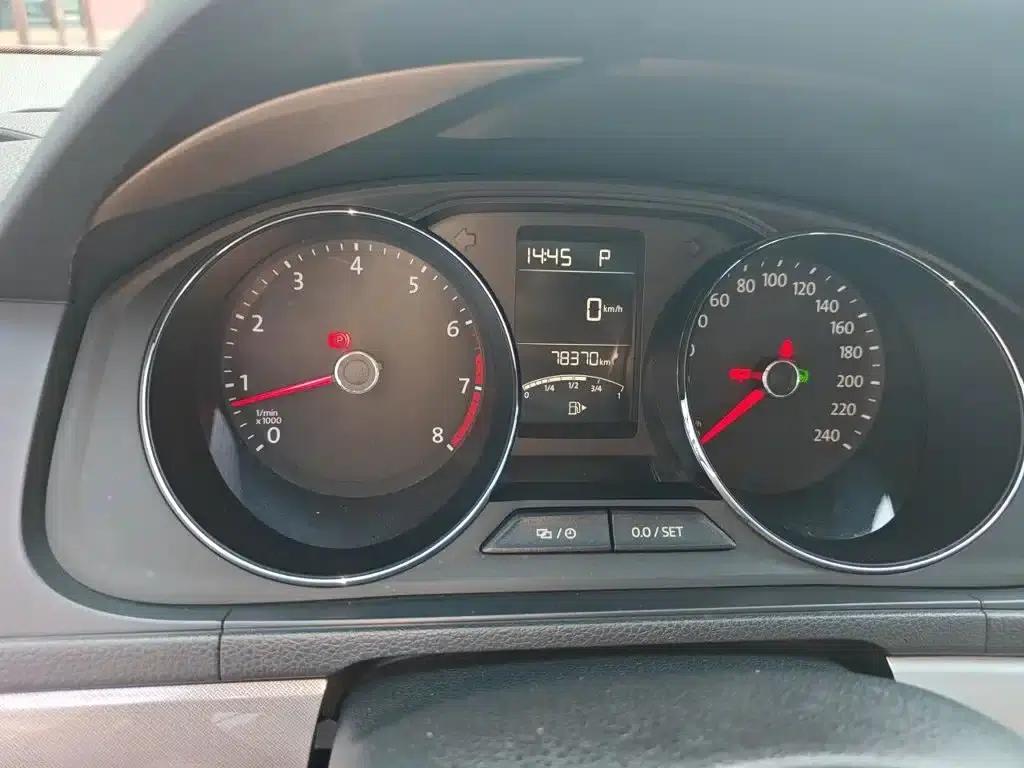 2015 Volkswagen Lavida 1.6L Automatic Comfort Edition — миниатюра 5