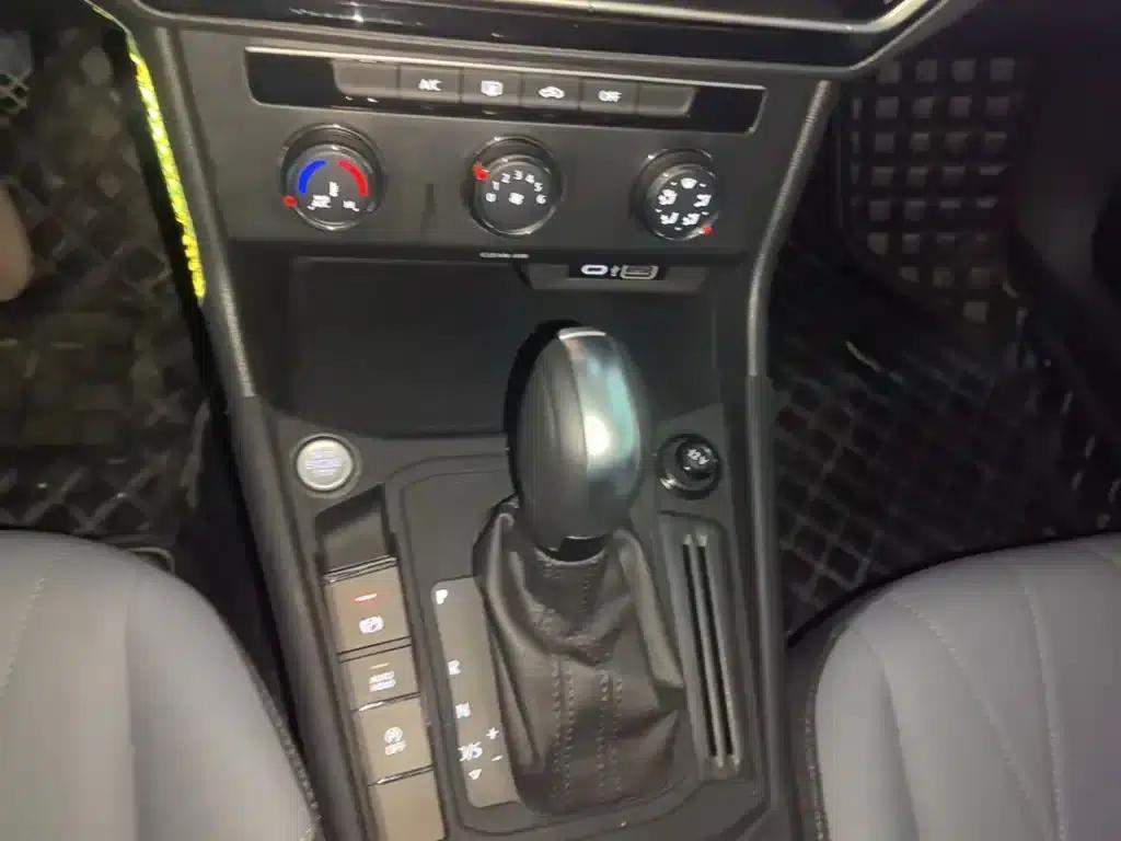2024 Volkswagen Lavida 1.5L Automatic Starry Sky Five Million Edition — миниатюра 14