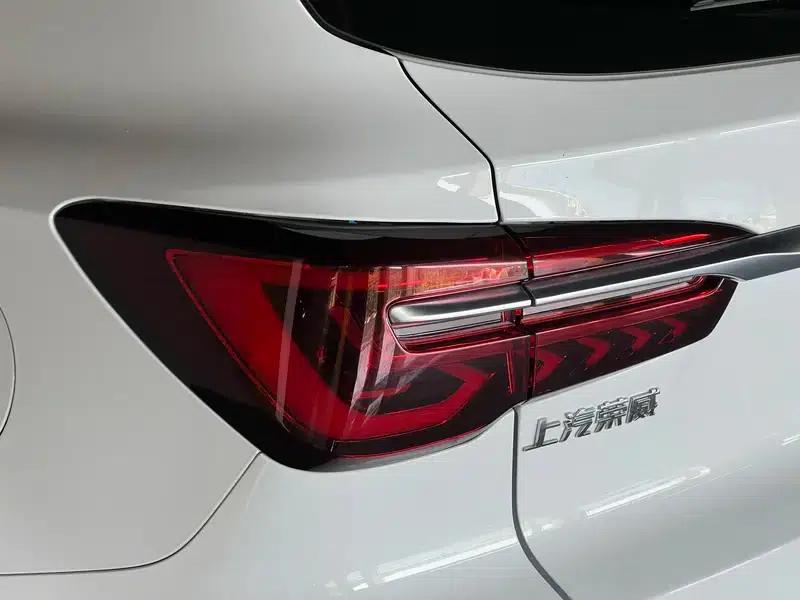 Roewe RX5 2023 PLUS 330TGI Automatic Trendsetting Smart Edition — миниатюра 13