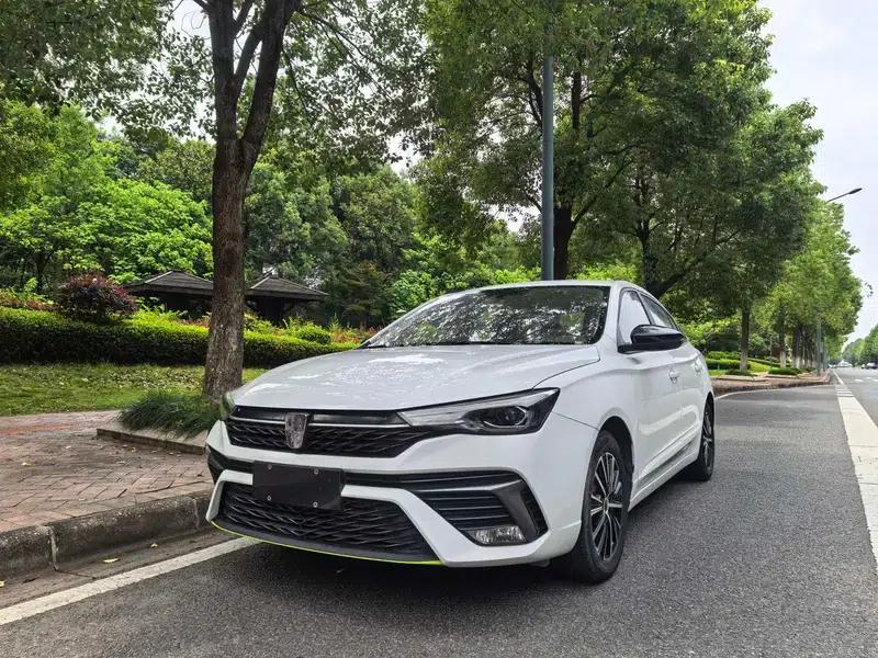 Roewe i5 2021 1.5L CVT Platinum Edition — миниатюра 1