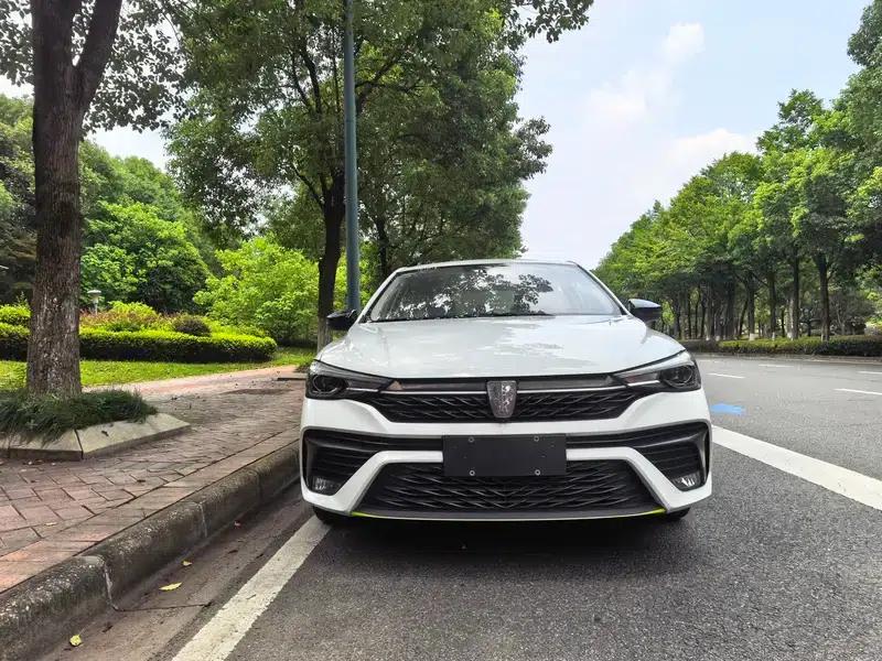 Roewe i5 2021 1.5L CVT Platinum Edition — миниатюра 2