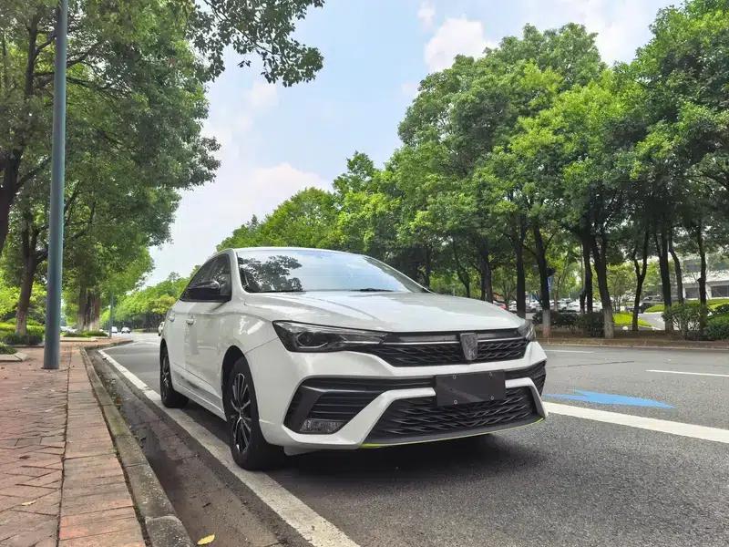 Roewe i5 2021 1.5L CVT Platinum Edition — миниатюра 3
