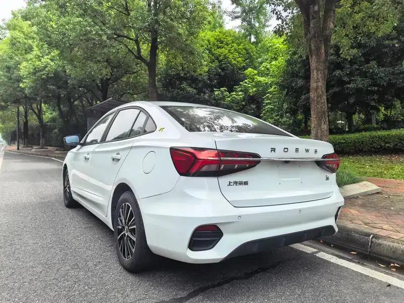 Roewe i5 2021 1.5L CVT Platinum Edition — миниатюра 4
