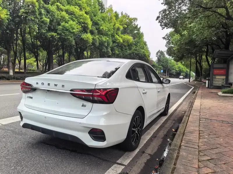 Roewe i5 2021 1.5L CVT Platinum Edition — миниатюра 6