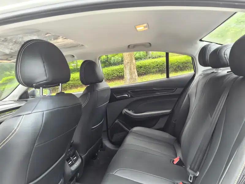 Roewe i5 2021 1.5L CVT Platinum Edition — миниатюра 9