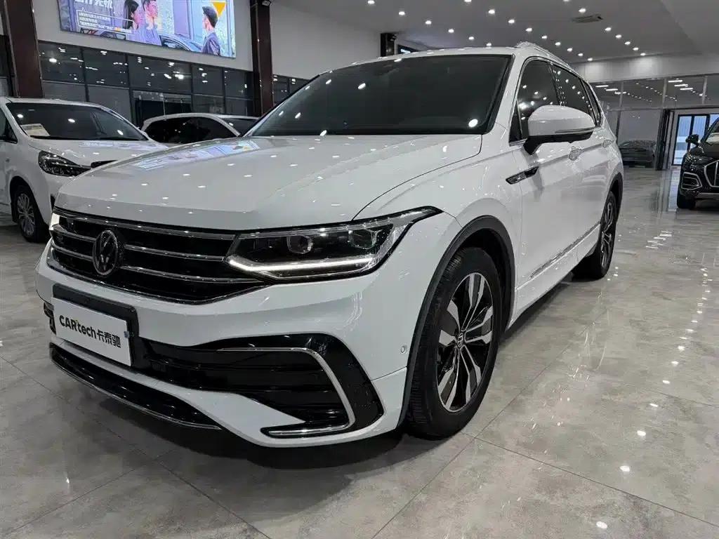 Tiguan L 2023 Facelift 330TSI Automatic 2WD R-Line Premium Edition — миниатюра 1