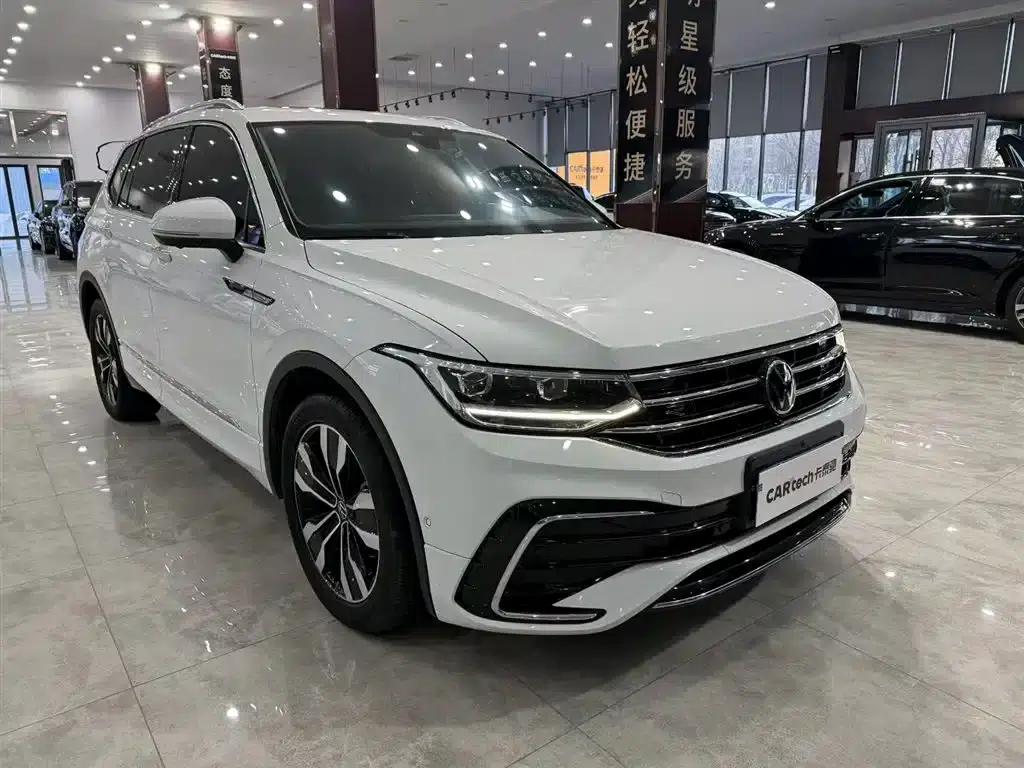 Tiguan L 2023 Facelift 330TSI Automatic 2WD R-Line Premium Edition — миниатюра 2
