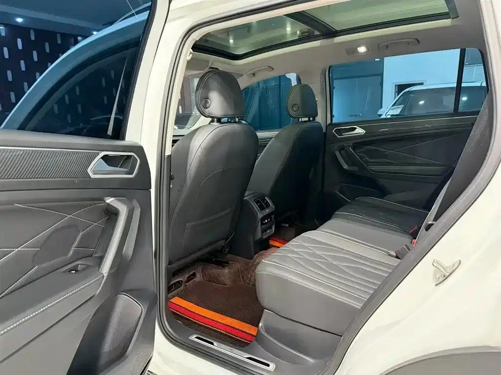 Tiguan L 2023 Facelift 330TSI Automatic 2WD R-Line Premium Edition — миниатюра 13