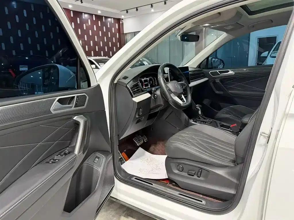 Tiguan L 2023 Facelift 330TSI Automatic 2WD R-Line Premium Edition — миниатюра 14