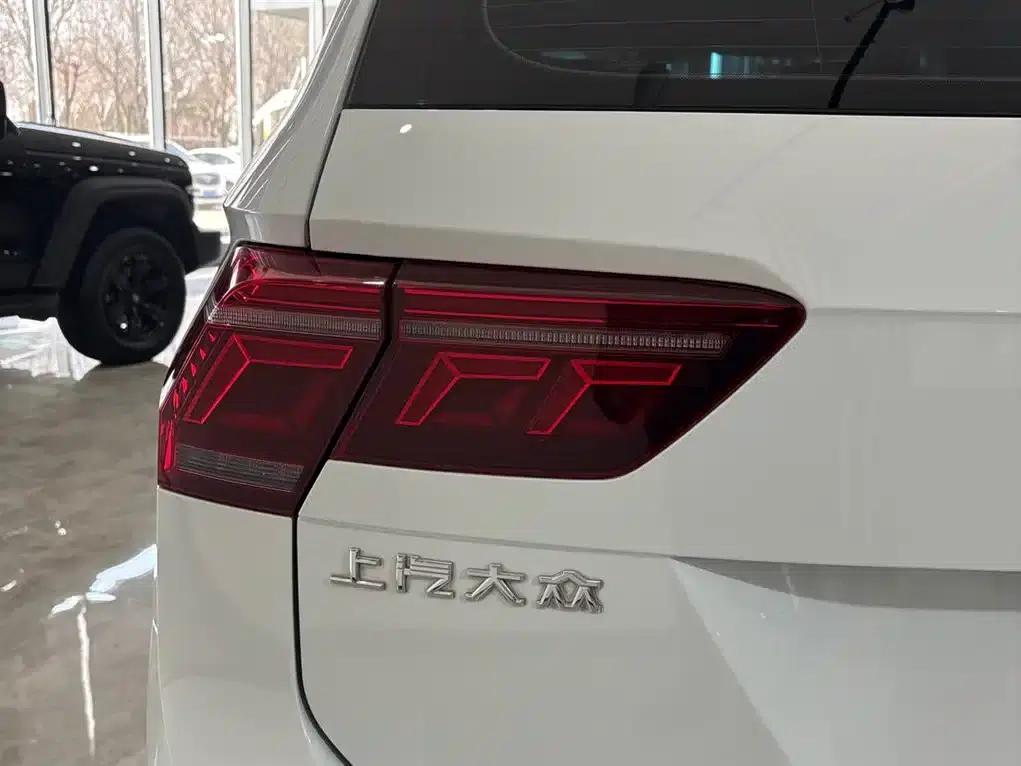 Tiguan L 2023 Facelift 330TSI Automatic 2WD R-Line Premium Edition — миниатюра 8