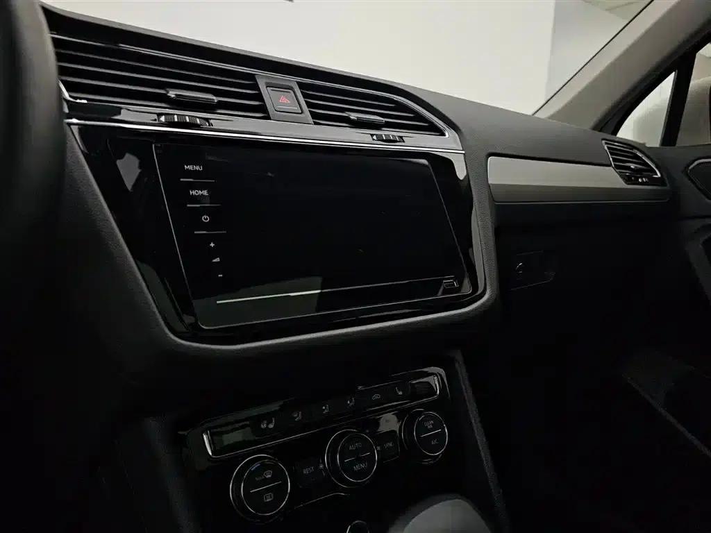 Tiguan L 2020 330TSI Automatic 2WD Smart Luxury Edition (China VI Emission Standard) — миниатюра 11