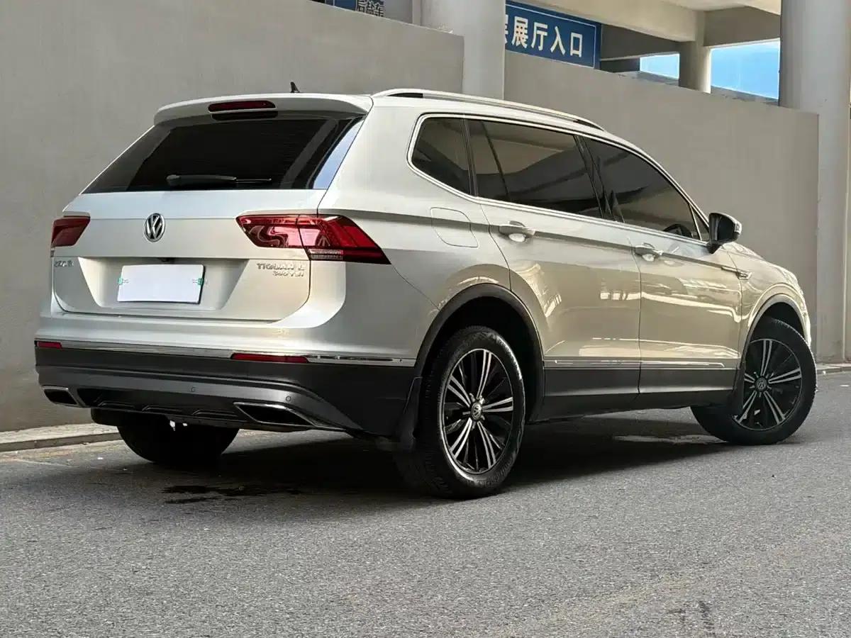 Tiguan L 2018 380TSI Automatic 4WD Luxury Edition — миниатюра 2