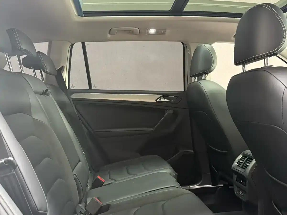 Tiguan L 2018 380TSI Automatic 4WD Luxury Edition — миниатюра 9