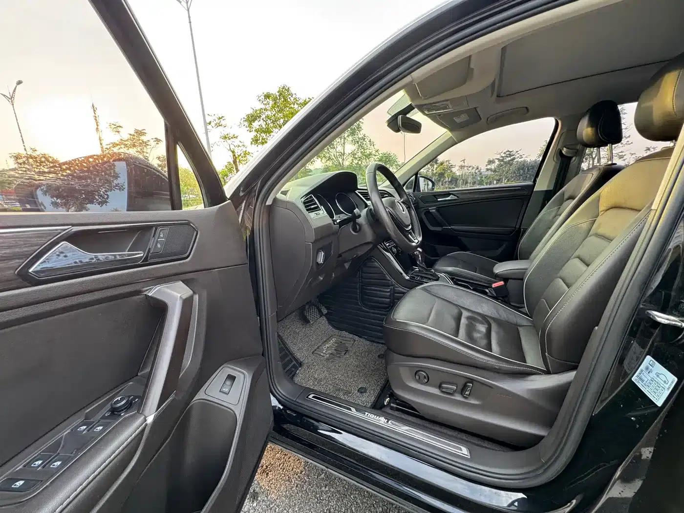 Tiguan L 2018 330TSI Automatic 2WD Flagship Edition — миниатюра 20