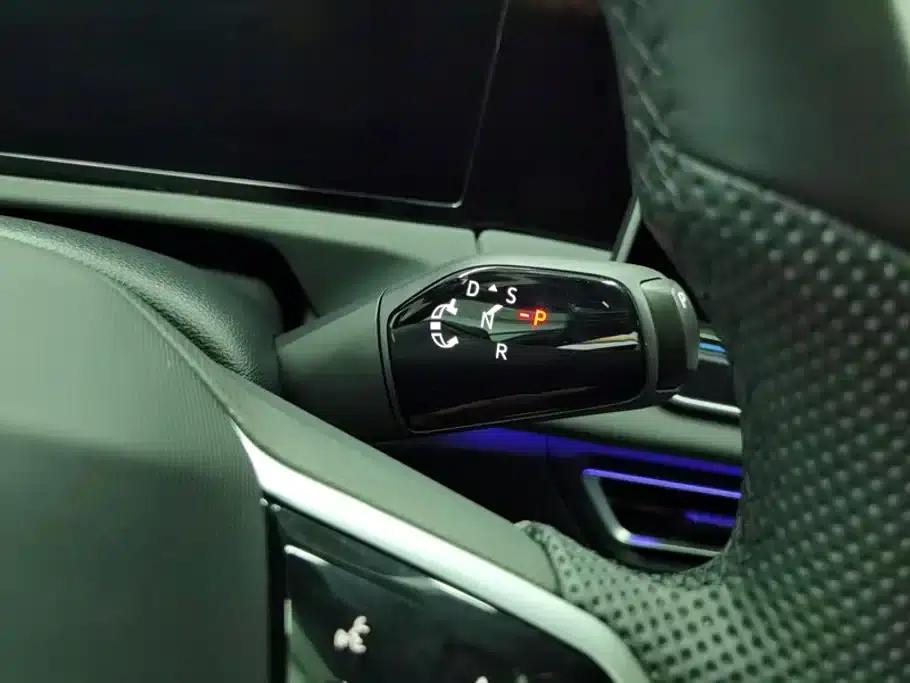 Tiguan L 2025 PRO 380TSI 2WD R-Line Supreme Edition — миниатюра 16