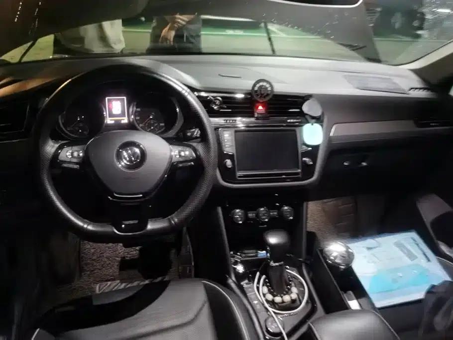 Tiguan L 2017 380TSI Automatic 4WD Flagship Edition — миниатюра 12