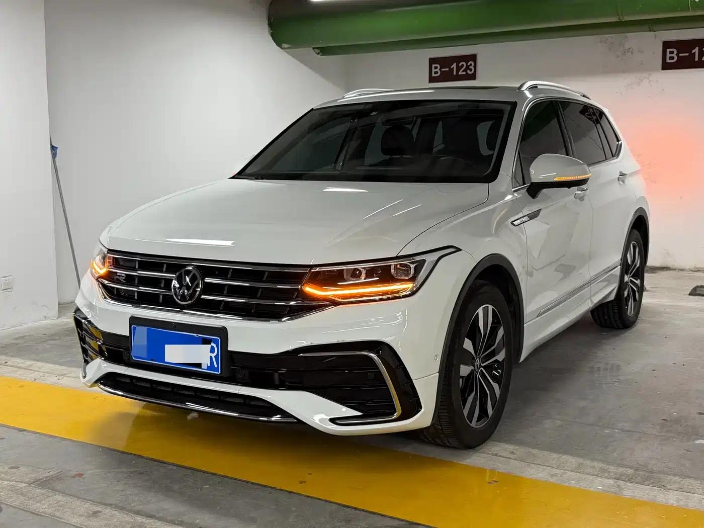 Tiguan L 2024 330TSI Automatic 2WD R-Line Premium Edition — миниатюра 1