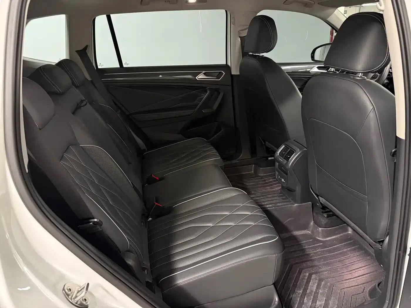 Tiguan L 2024 330TSI Automatic 2WD R-Line Premium Edition — миниатюра 12