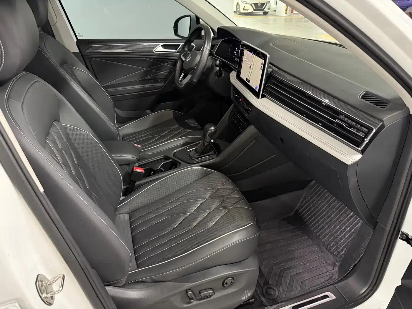 Tiguan L 2024 330TSI Automatic 2WD R-Line Premium Edition — миниатюра 13