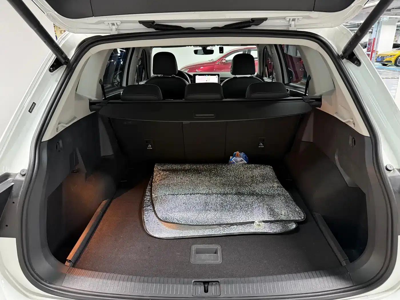 Tiguan L 2024 330TSI Automatic 2WD R-Line Premium Edition — миниатюра 15