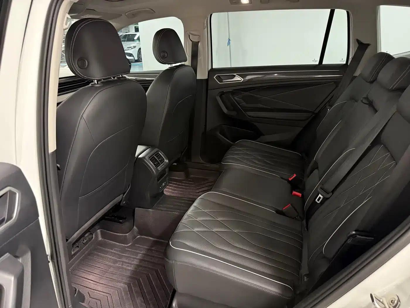 Tiguan L 2024 330TSI Automatic 2WD R-Line Premium Edition — миниатюра 10