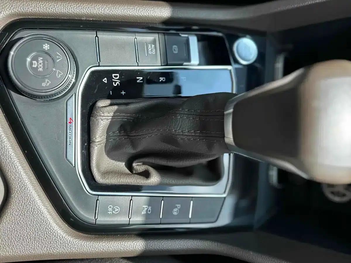 Tiguan L 2021 380TSI Automatic 4WD R-Line Flagship Edition 7-Seater — миниатюра 11