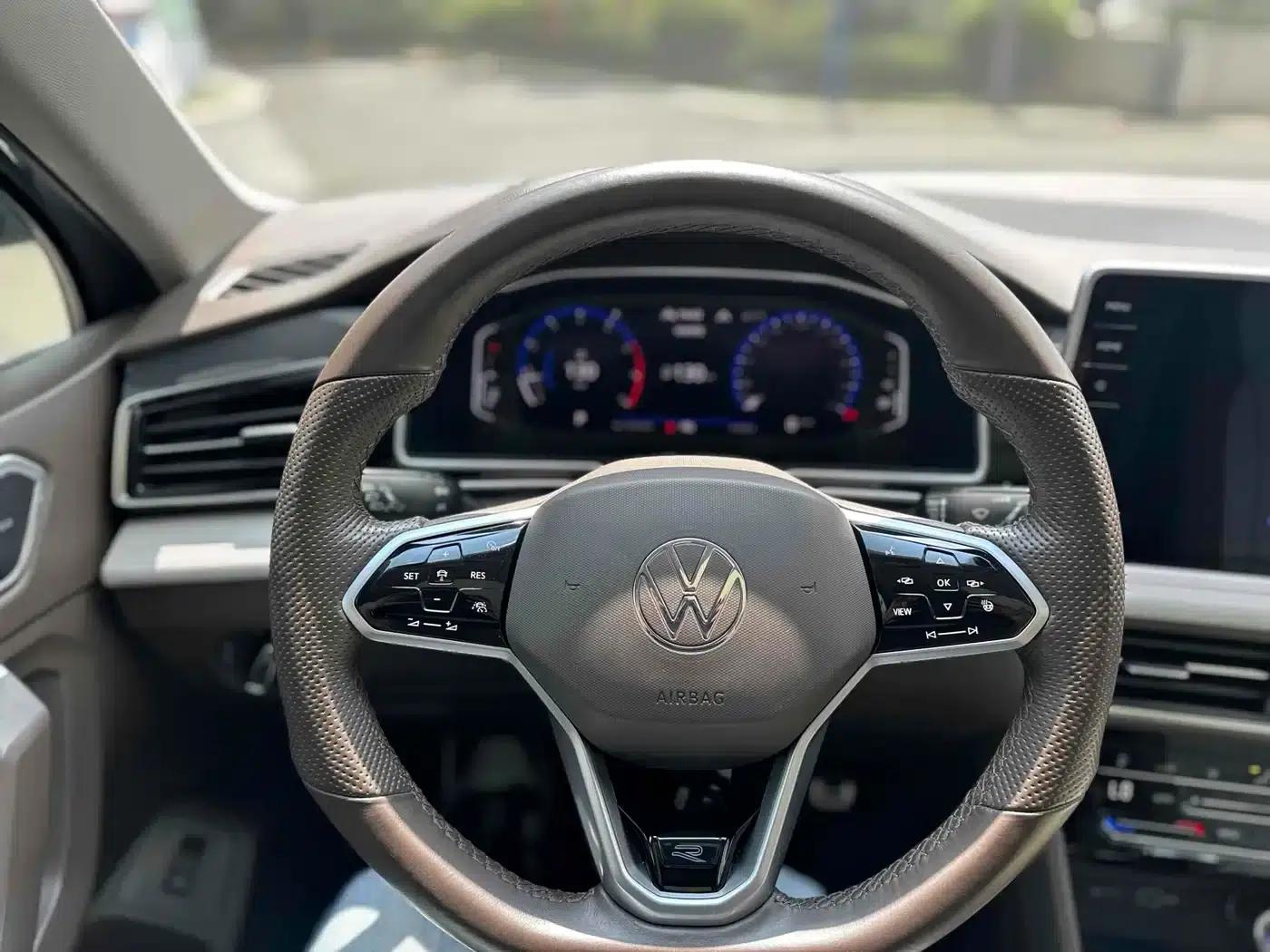 Tiguan L 2021 380TSI Automatic 4WD R-Line Flagship Edition 7-Seater — миниатюра 15