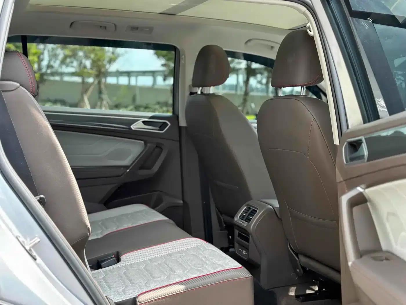 Tiguan L 2021 380TSI Automatic 4WD R-Line Flagship Edition 7-Seater — миниатюра 9