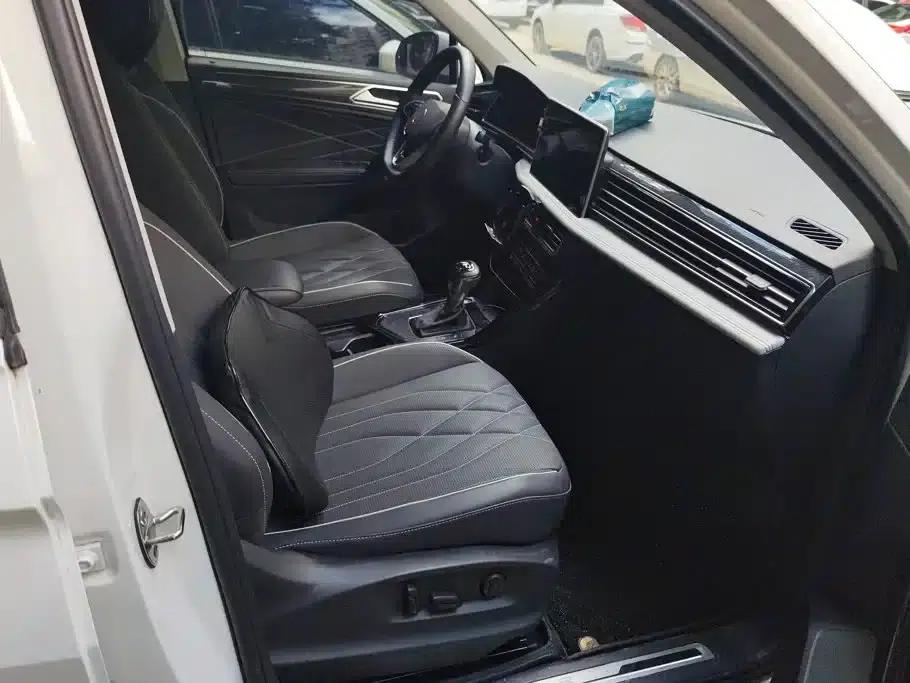Tiguan L 2022 330TSI Automatic 2WD R-Line Premium Edition — миниатюра 8