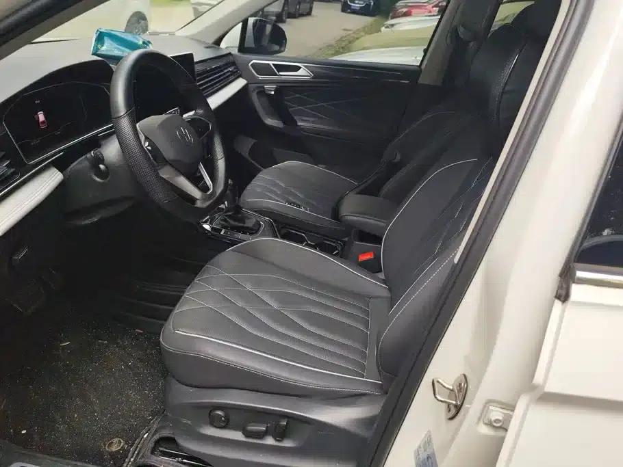 Tiguan L 2022 330TSI Automatic 2WD R-Line Premium Edition — миниатюра 9