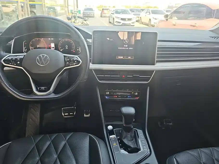 Tiguan L 2022 330TSI Automatic 2WD R-Line Premium Edition — миниатюра 12