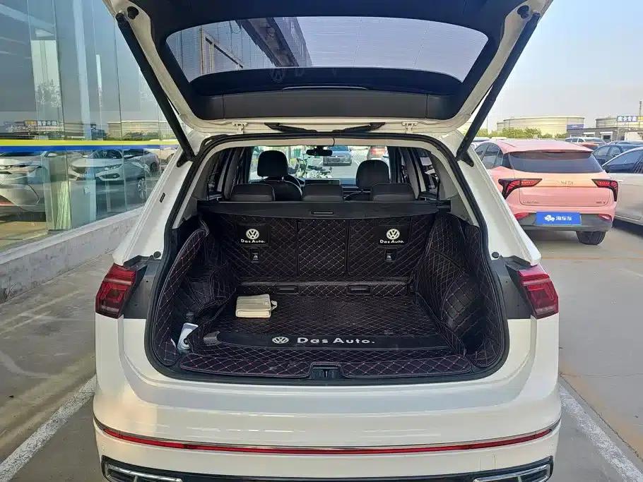 Tiguan L 2022 330TSI Automatic 2WD R-Line Premium Edition — миниатюра 4
