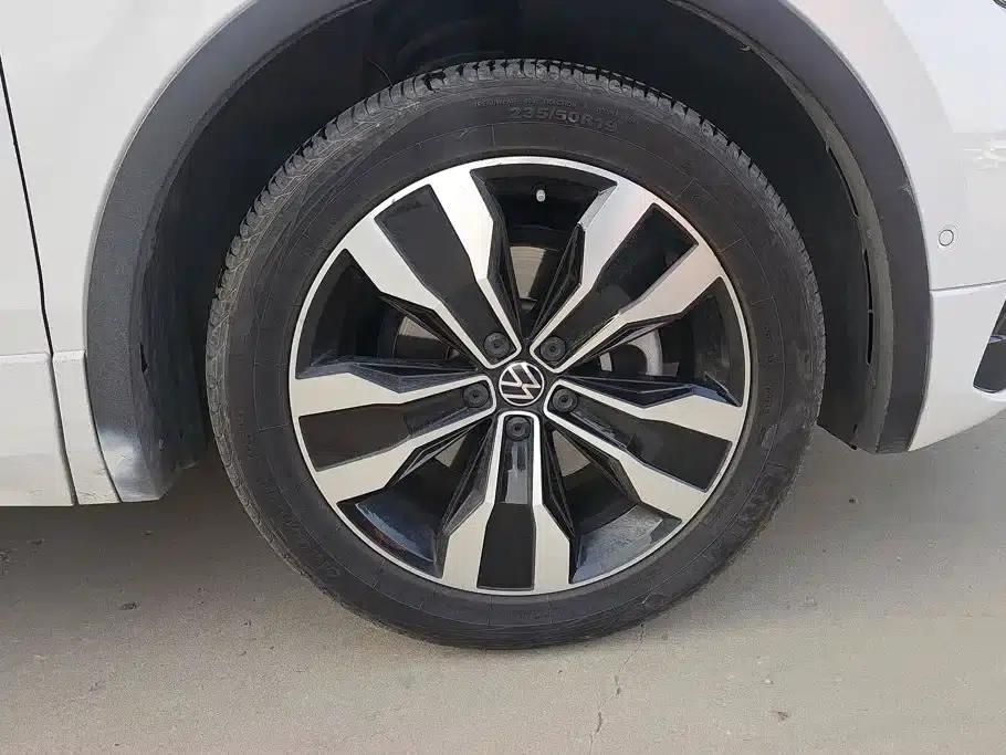 Tiguan L 2022 330TSI Automatic 2WD R-Line Premium Edition — миниатюра 6