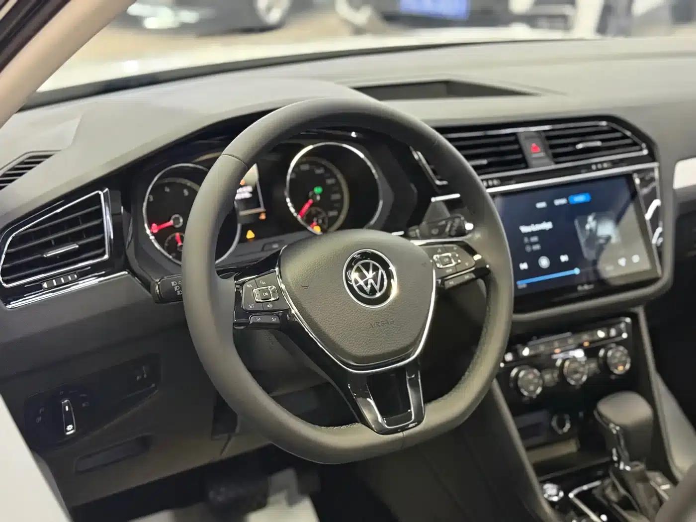 Tiguan L 2021 280TSI Automatic 2WD Smart Edition — миниатюра 12