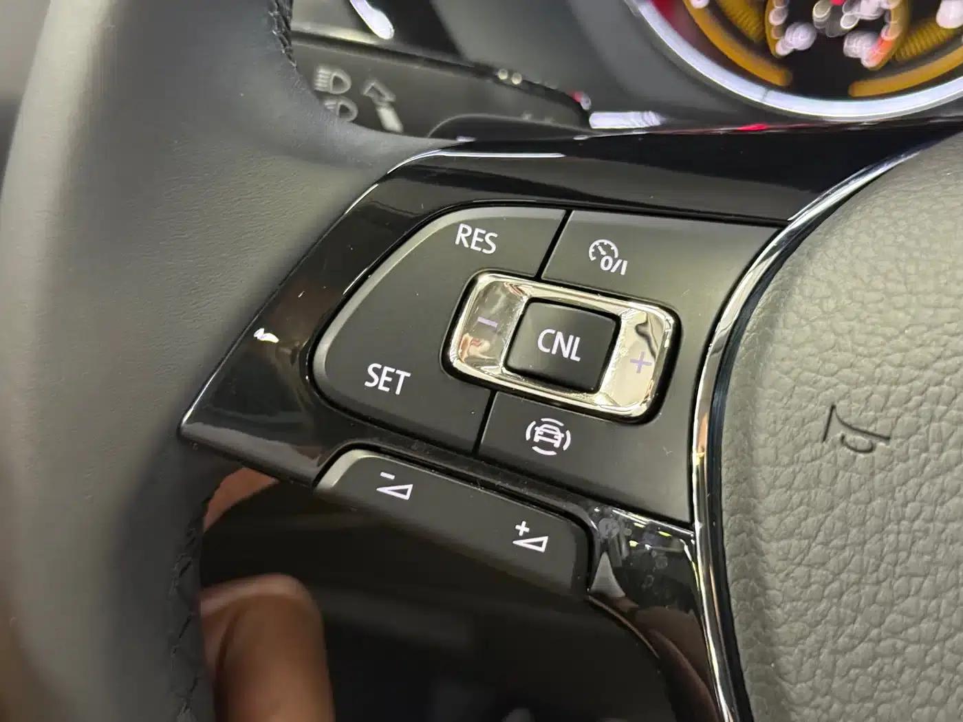 Tiguan L 2021 280TSI Automatic 2WD Smart Edition — миниатюра 18