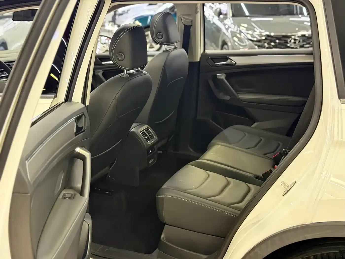 Tiguan L 2021 280TSI Automatic 2WD Smart Edition — миниатюра 10