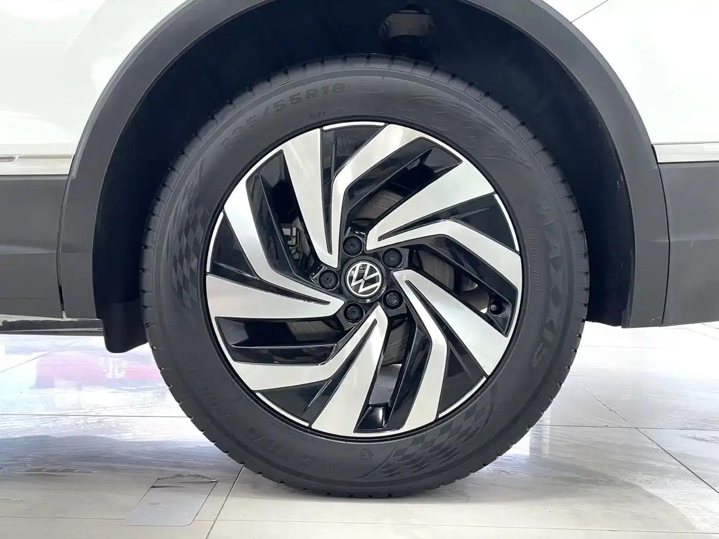 Tiguan L 2023 280TSI Automatic 2WD Trendy Limited Edition — миниатюра 16