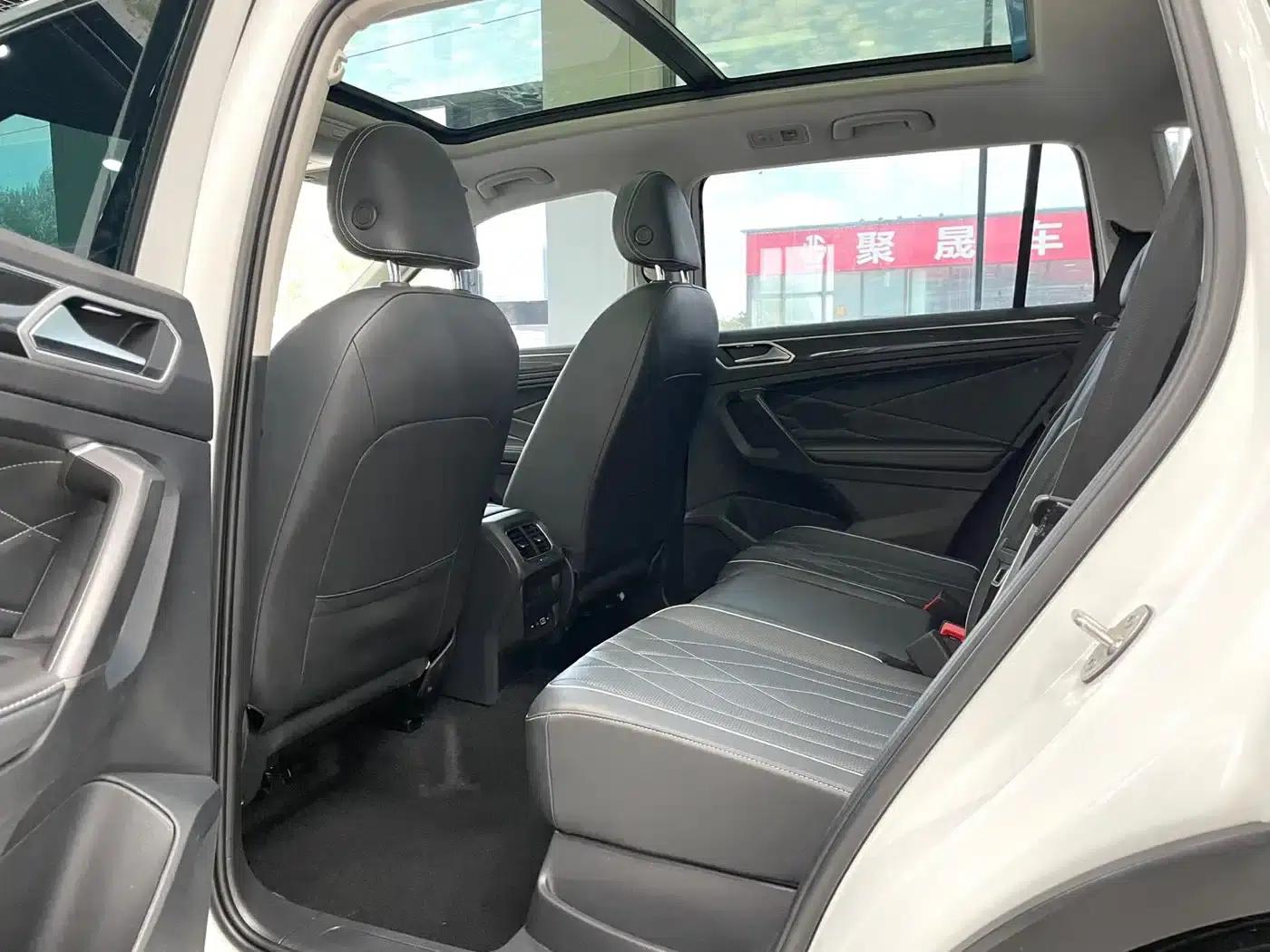 Tiguan L 2023 280TSI Automatic 2WD Trendy Limited Edition — миниатюра 10