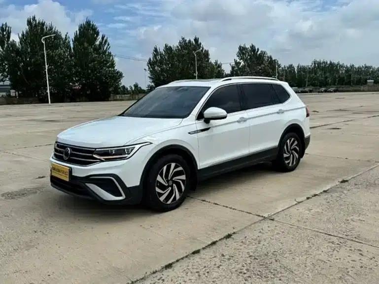 Tiguan L 2023 280TSI Automatic 2WD Trendy Limited Edition — миниатюра 2