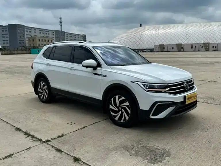 Tiguan L 2023 280TSI Automatic 2WD Trendy Limited Edition — миниатюра 3