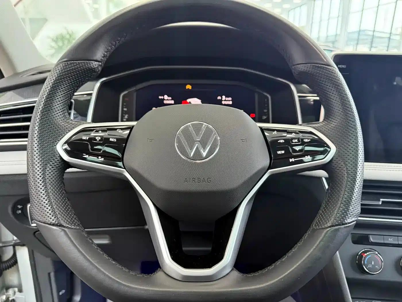 Tiguan L 2023 280TSI Automatic 2WD Trendy Limited Edition — миниатюра 14