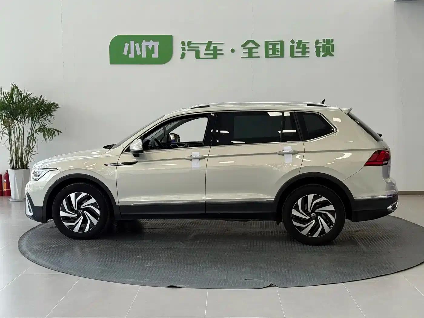 Tiguan L 2023 280TSI Automatic 2WD Trendy Limited Edition — миниатюра 3