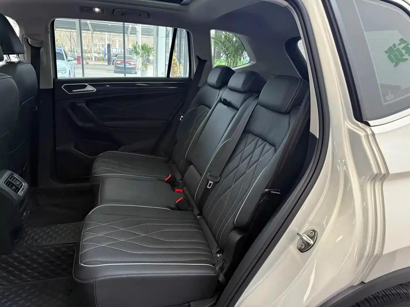 Tiguan L 2023 280TSI Automatic 2WD Trendy Limited Edition — миниатюра 8