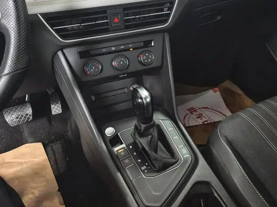 Tiguan L 2023 330TSI Automatic 2WD Comfort Edition — миниатюра 16